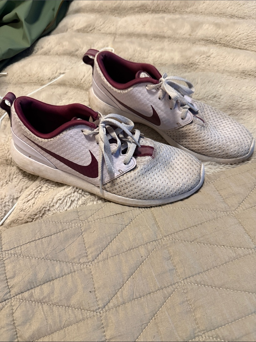 Nike Women’s White & Maroon Athletic golf Sneakers